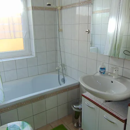 Haus Weibert 아파트 *